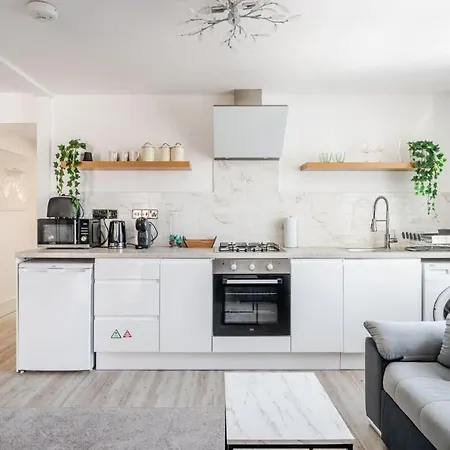 Delightful 2 Bedroom In