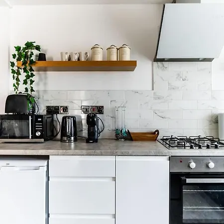 Delightful 2 Bedroom In Appartement *
